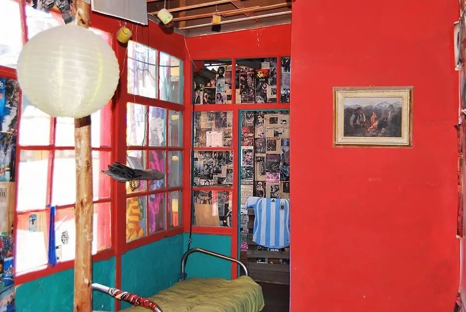 نزل ميندوزافي Longboard House بيت شباب ميندوزا