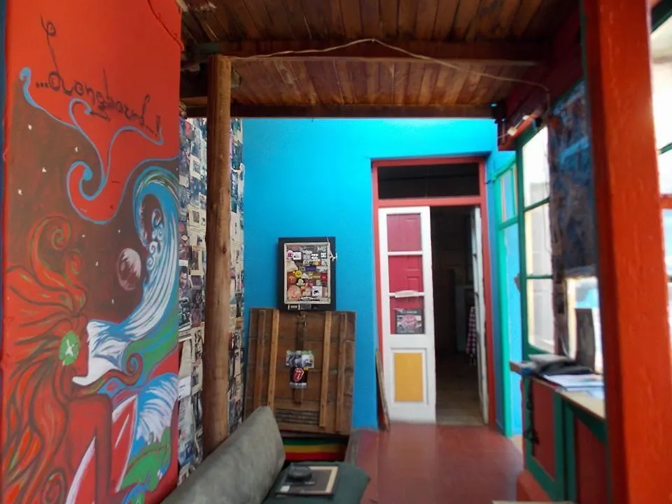 نزل ميندوزافي Longboard House بيت شباب ميندوزا