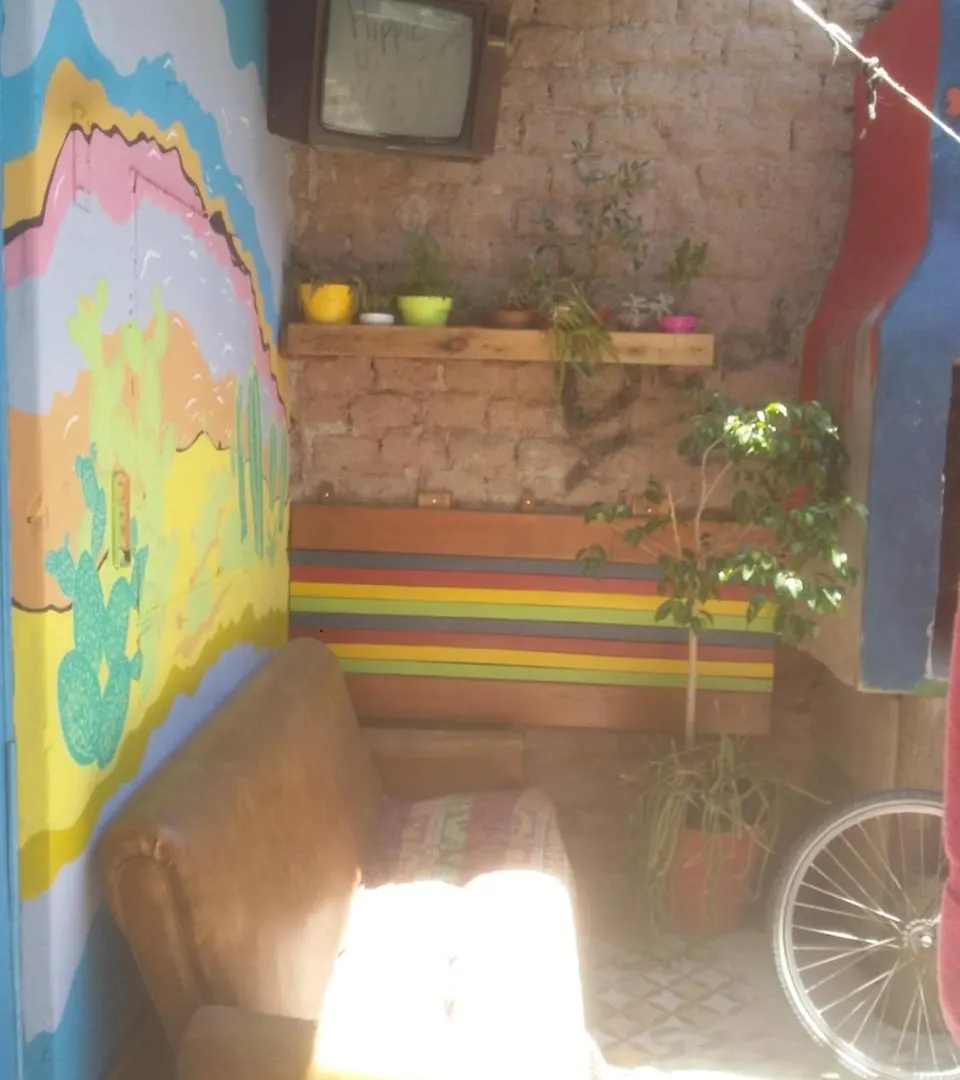 بيت شباب نزل ميندوزافي Longboard House